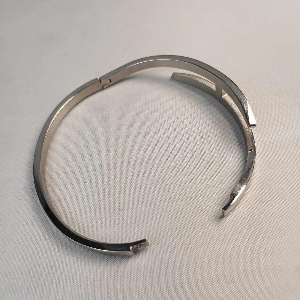 Artizan Arrow Shini bangle 6.34